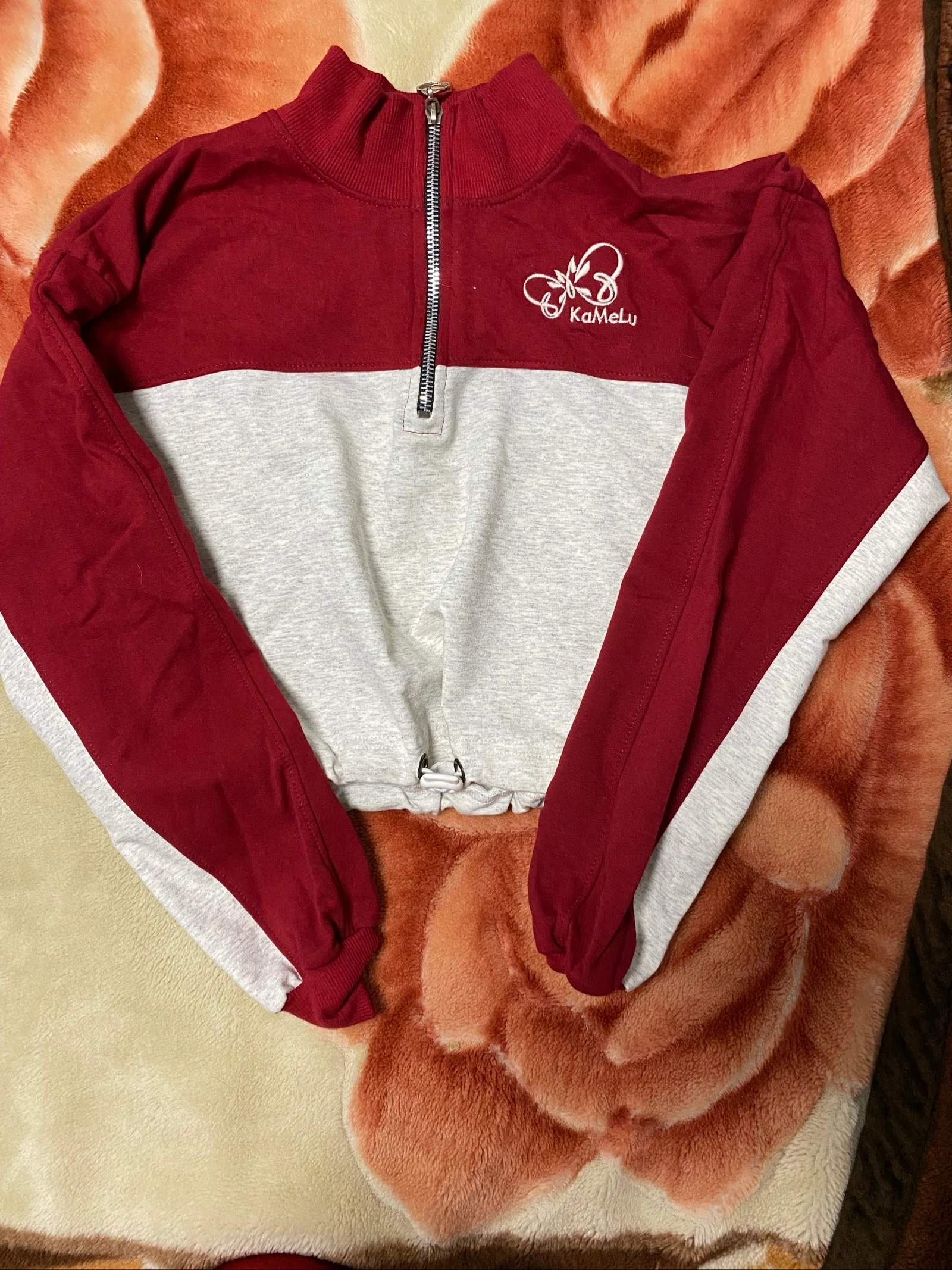 Sudadera Crop KaMeLu - Estilo Deportivo - Bicolor Granate y Gris